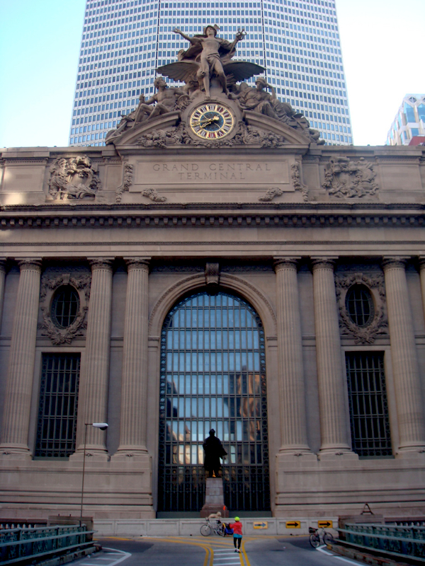 GC A runner heads up Park Avenue near Grand Central in NYC. Photo by H.L.I.T.