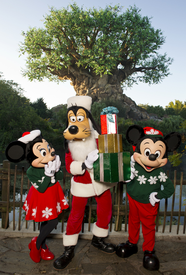 disney christmas moving figures