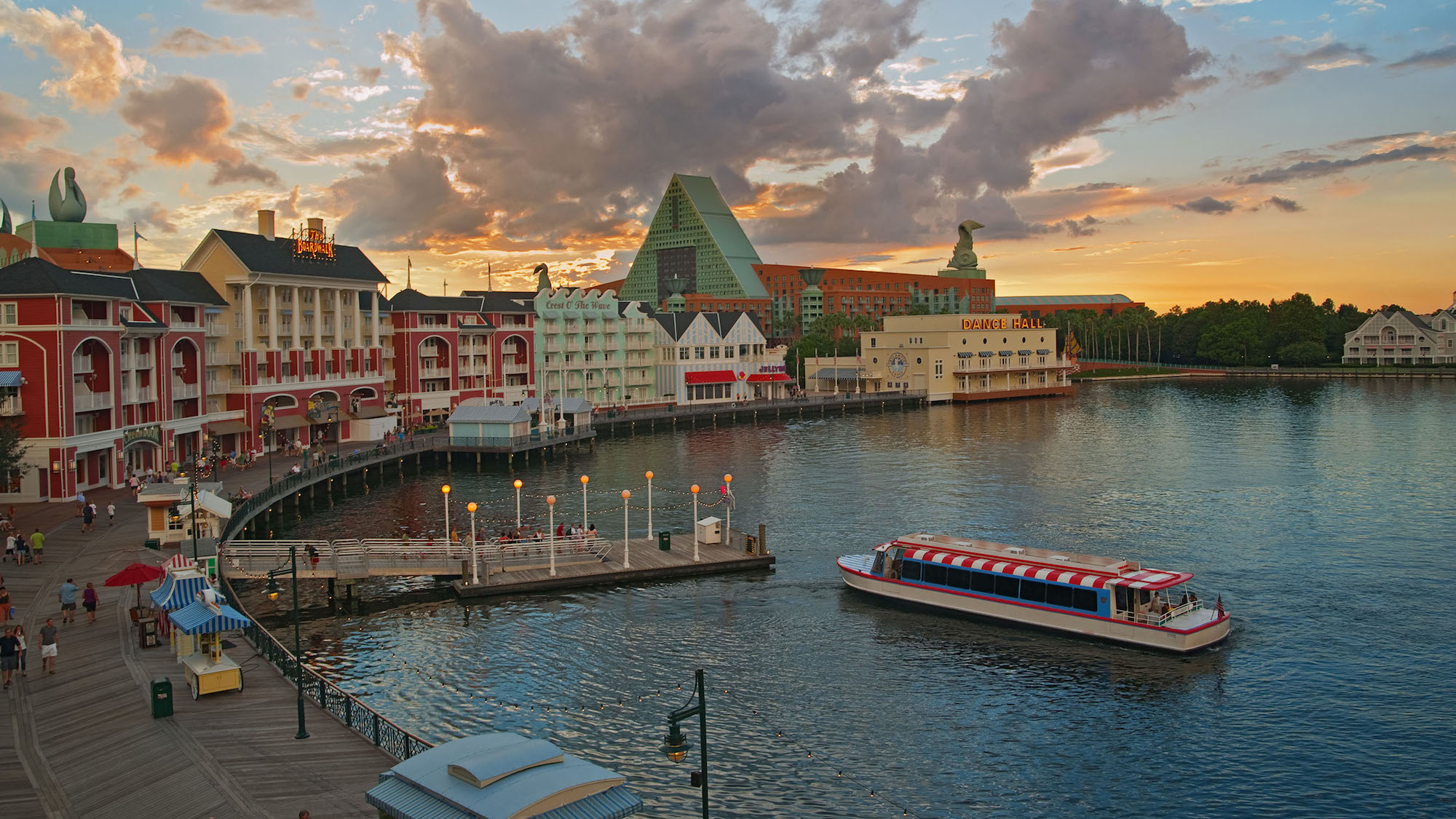 Disney S Boardwalk Run Karla Disney Hotels For Walt World Marathon Weekend S Boardwalk