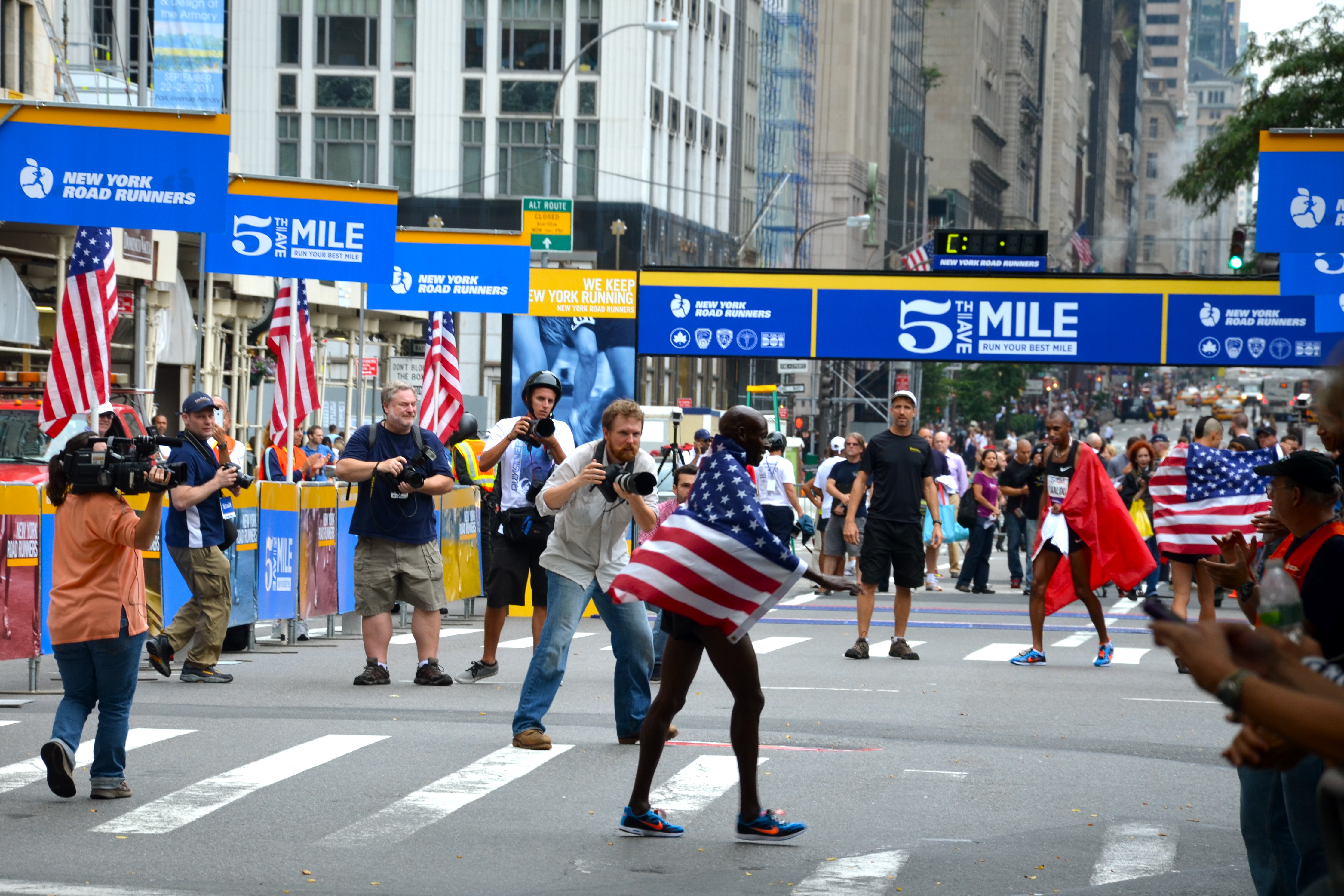 The Fifth Ave Mile Finish